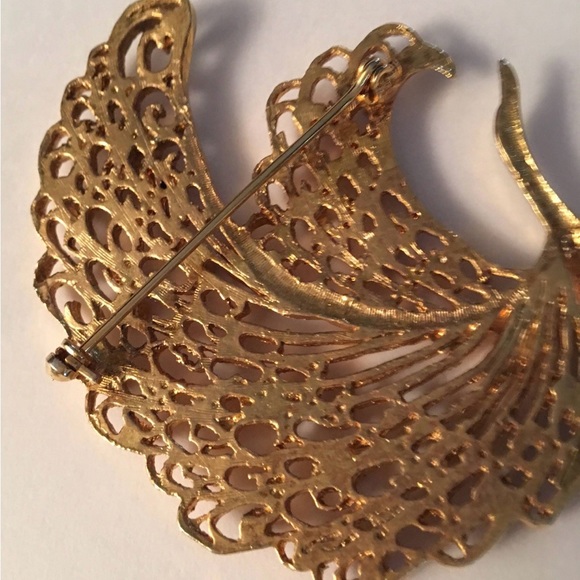 Filigree Swan Brooch - Picture 6 of 8